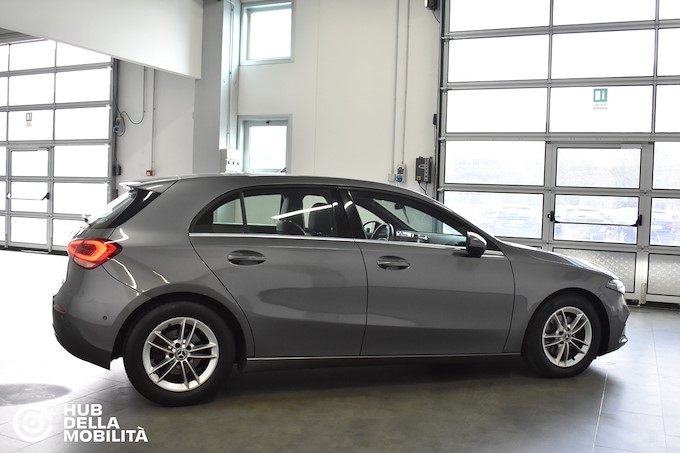 MERCEDES-BENZ A 180 d Automatic Business Extra